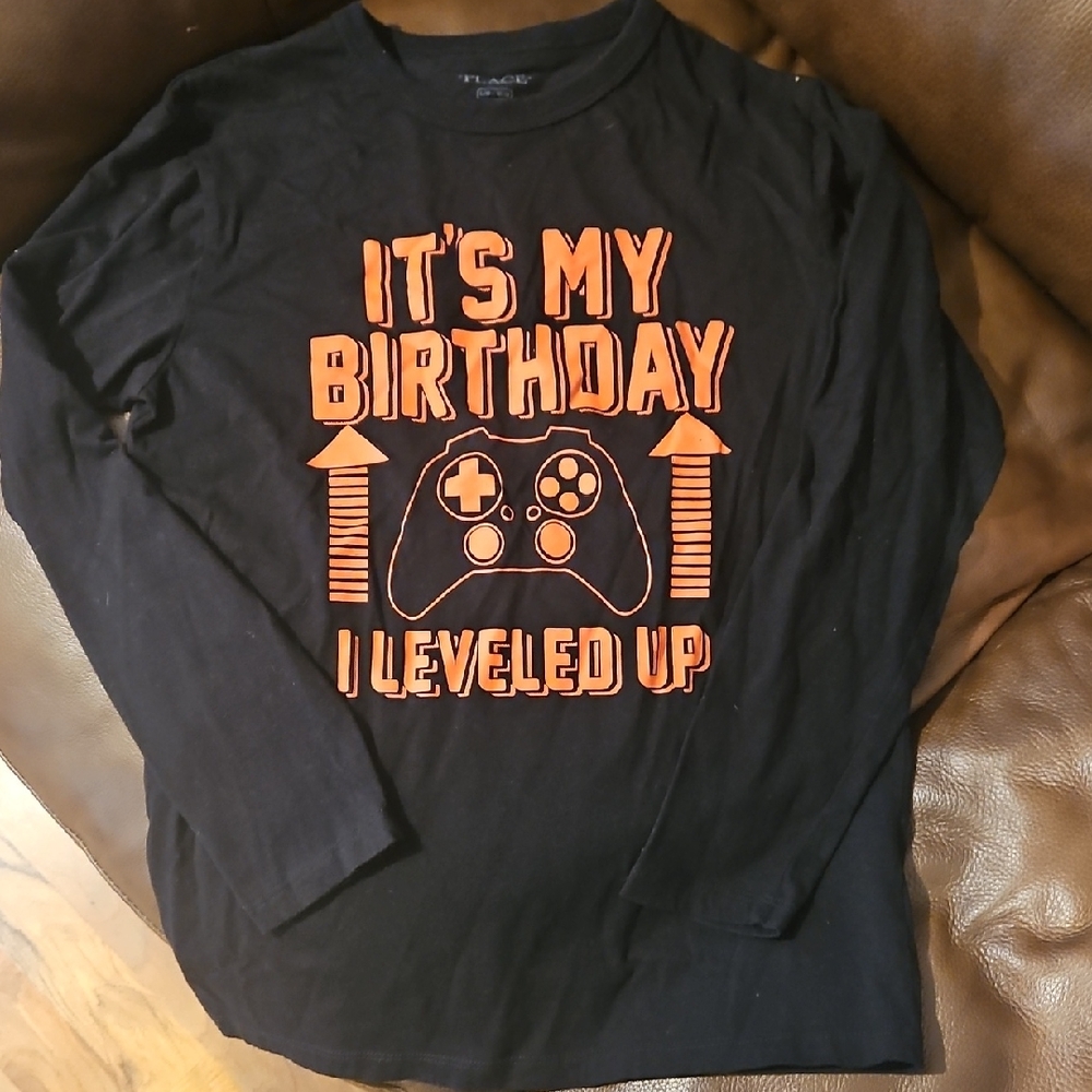 IT'S MY BIRTHDAY, I LEVELED UP, Black Crew Neck Shirt, L/G 1012